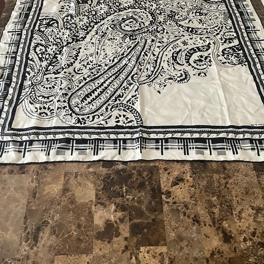 ETRO black and White Paisley Silk Scarf